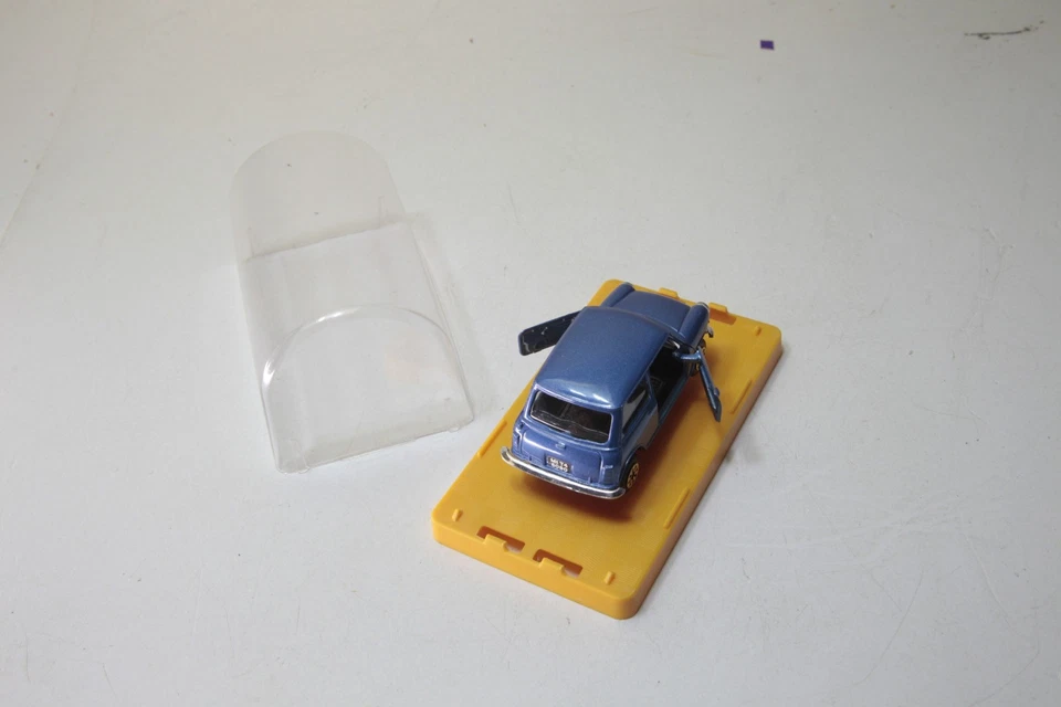 Polistil 1/43 EL50 Mini Innocenti Morris blu in confezione originale - Immagine 2 di 3