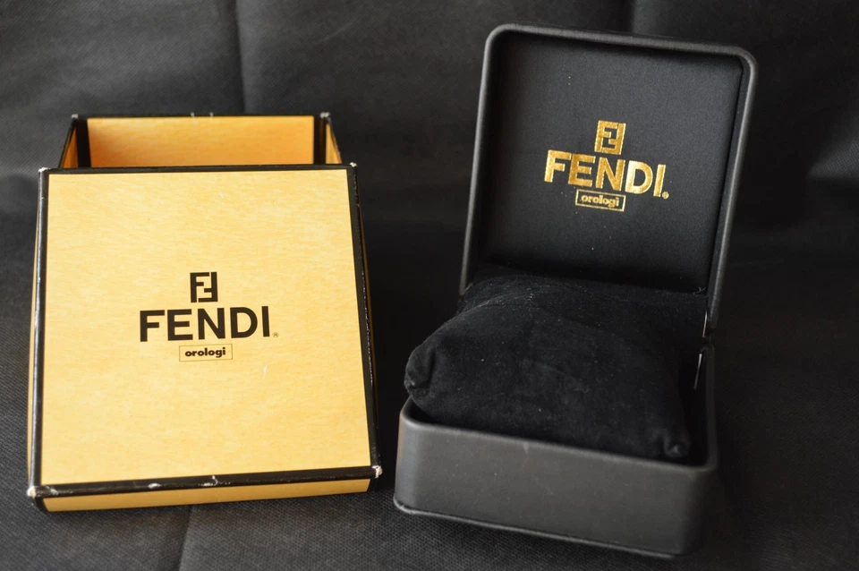 Caja Vacía, Caja Reloj FENDI Original con Accesorios y Juego Manual-g0223-4 Foto 3 de 4