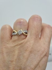 Yellow Gold Ring with Round Clear Diamond Centre and Accent Stones