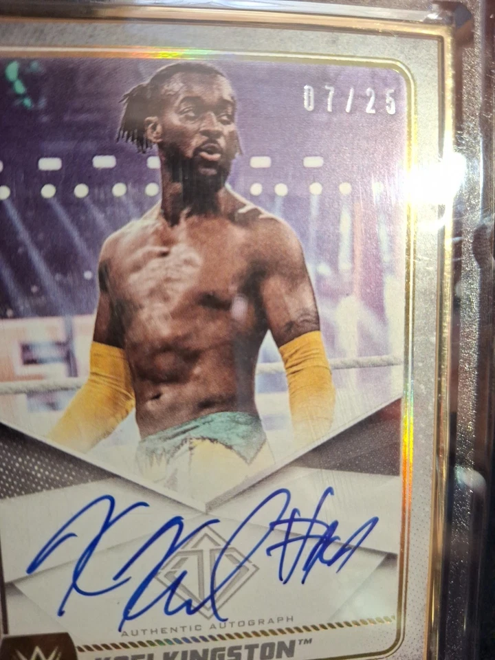 WWE 2020 Topps Transcendent Gold Framed Autographs Kofi Kingston /25 #A-KK RARE - Image 4 of 4