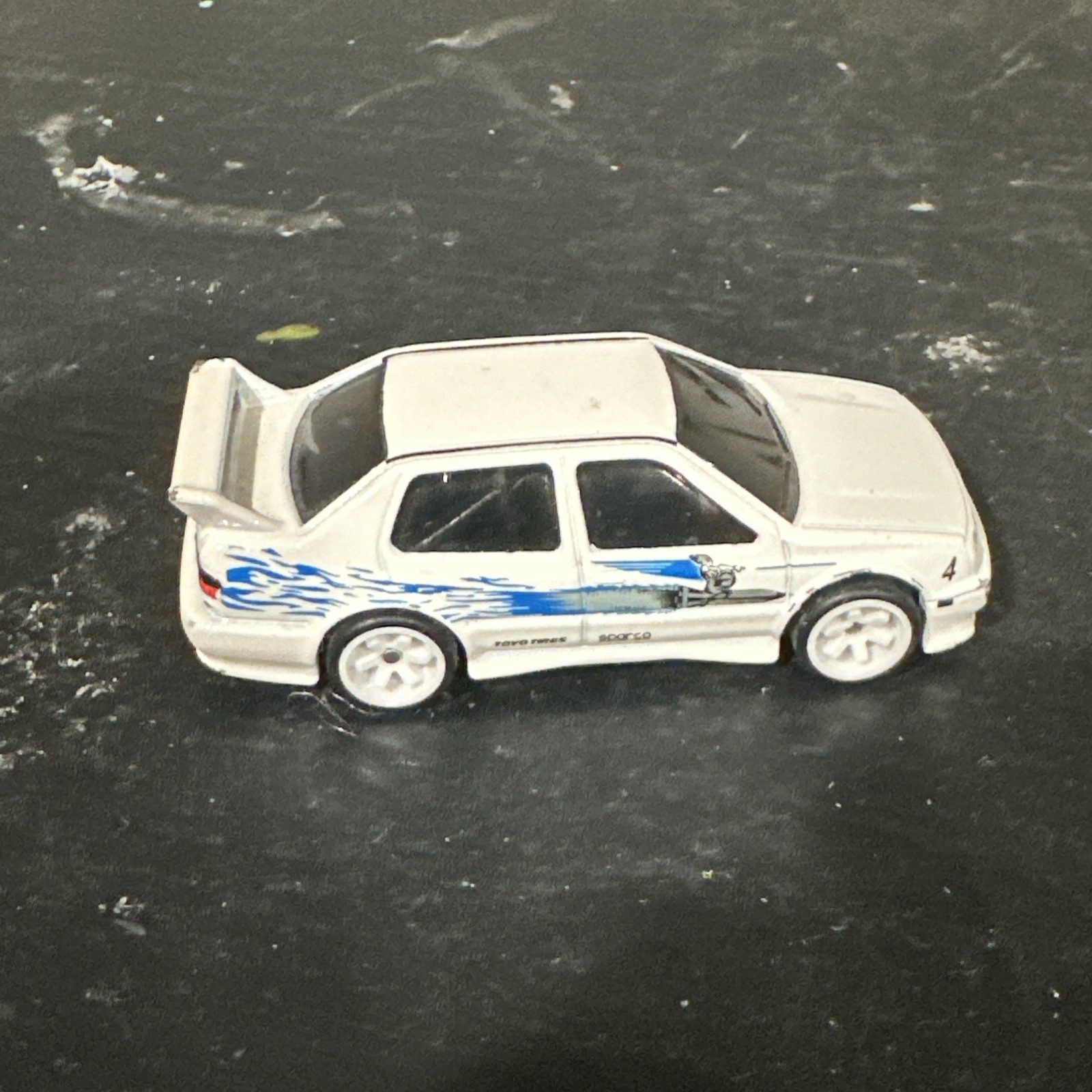 Picture 3 of 4
