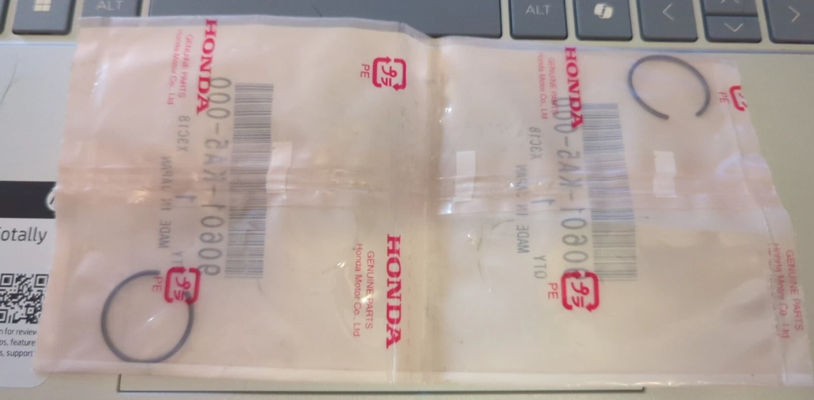 NOS Honda CR450 CR500 NT650 CB1000 Genuine TOTAL OF 2 Circlip Clip 90601-KA5-000