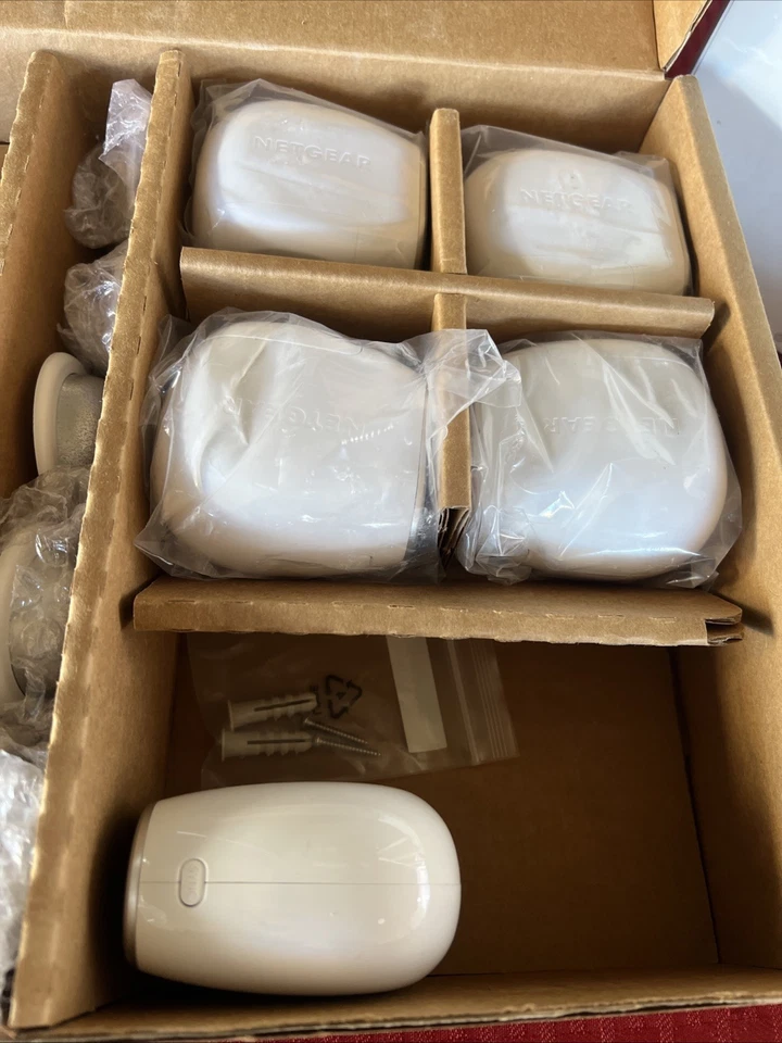 Arlo Netgear VMS3530 Security System Wire-Free HD 5 Cameras - Image 3 of 4