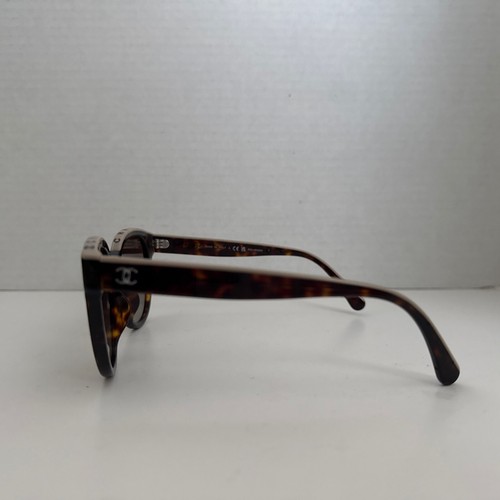 Chanel Sunglasses With Beige Rim - Picture 3 of 9