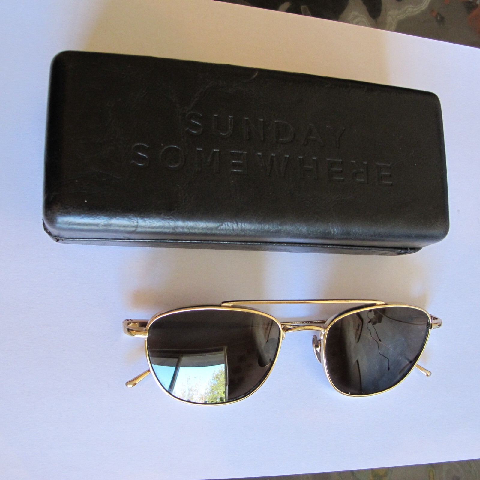 SUNDAY SOMEWHERE Romeo Gold Unisex Aviator Sunglasses