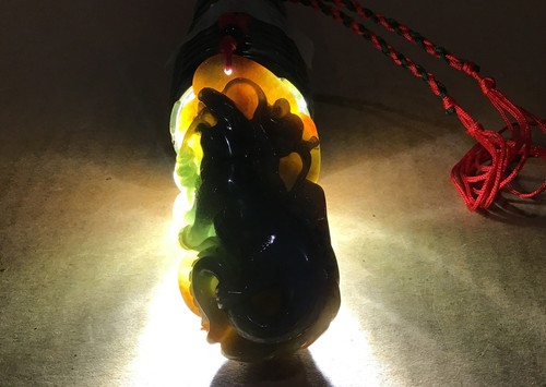 Carved Green Jadeite Komodo Dragon / Sea Life Partial Translucent Pendant - Picture 9 of 13