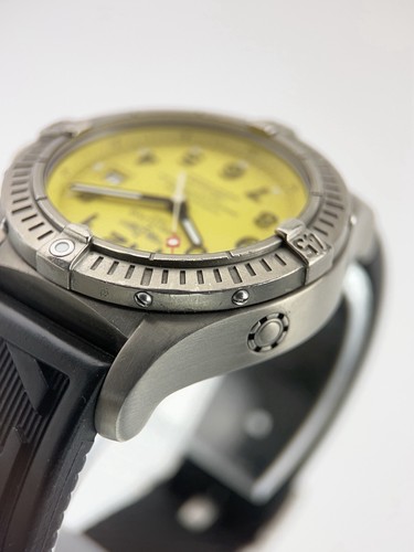 Breitling Avenger Seawolf Titanium Yellow Dial 44mm Automatic Men's Watch E17370 - Picture 6 of 9