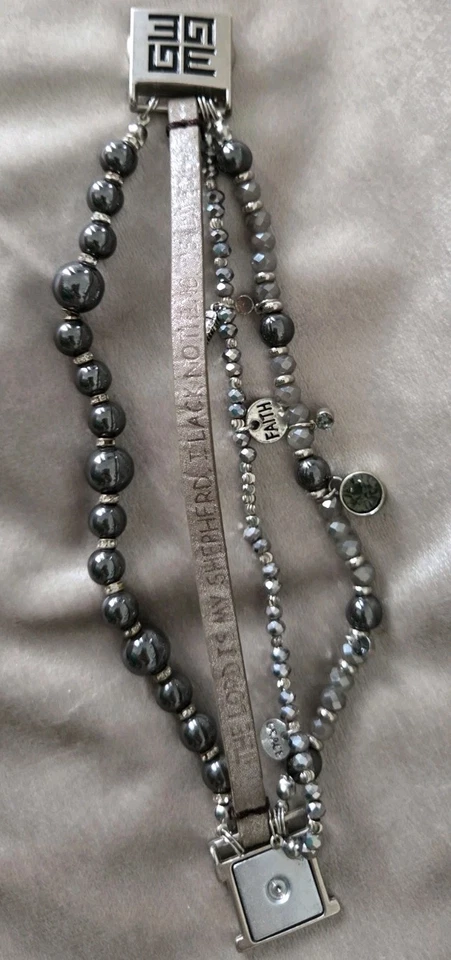 Pulsera GoodWoods marrón y plata.Con cuentas dije de cuero y cierre magnético Foto 3 de 4