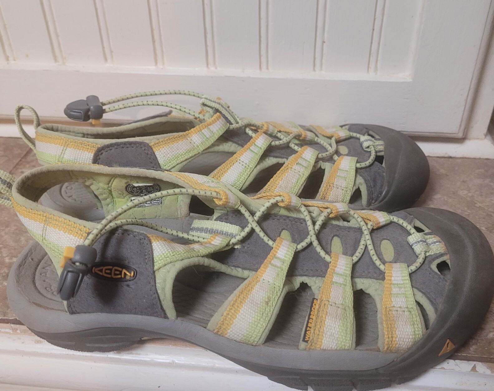 Sandali Keen donna taglia 8 grigi trail escursionismo impermeabili sport outdoor