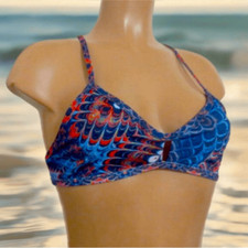 Top de bikini Jolyn Clothing Chole en raro estampado de pavo real retirado
