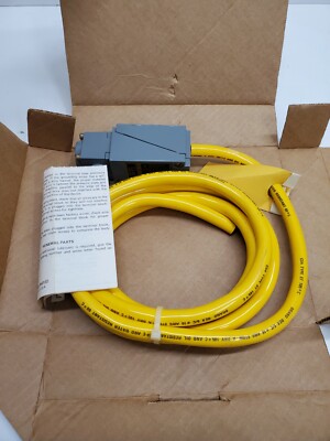 NEW IN BOX! ALLEN-BRADLEY SER. F OILTIGHT LIMIT SWITCH 802T-APY58
