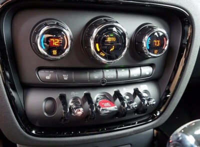 GLANZ SCHWARZ MITTELKONSOLE ARMATURENBRETT Abdeckung Blende für MINI CLUBMAN F54