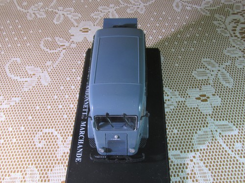 211Z IXO 48 China Renault 206 E1 Merchant Van 1946 Gray 1:43 + Base - Picture 6 of 8