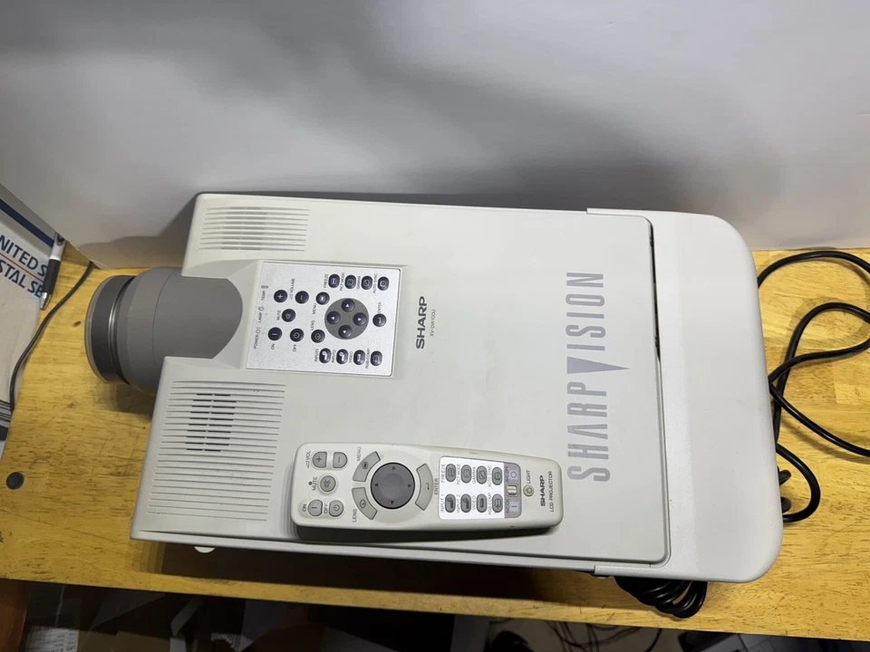 Sharp XV-DW100U 3LCD Projector | 720p HD | 2000 Lumens | Used - Great Condition - Image 3 of 4