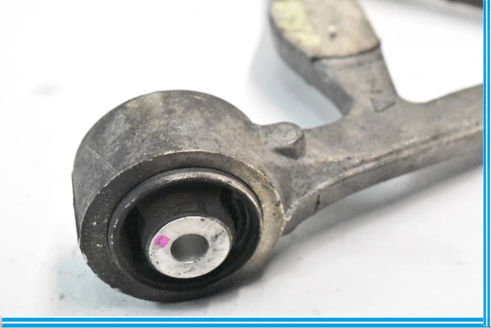 Задний верхний рычаг управления RK622865 с шарниром со стороны пассажира RR для Jaguar от оригинального производителя - Изображение 2 из 4