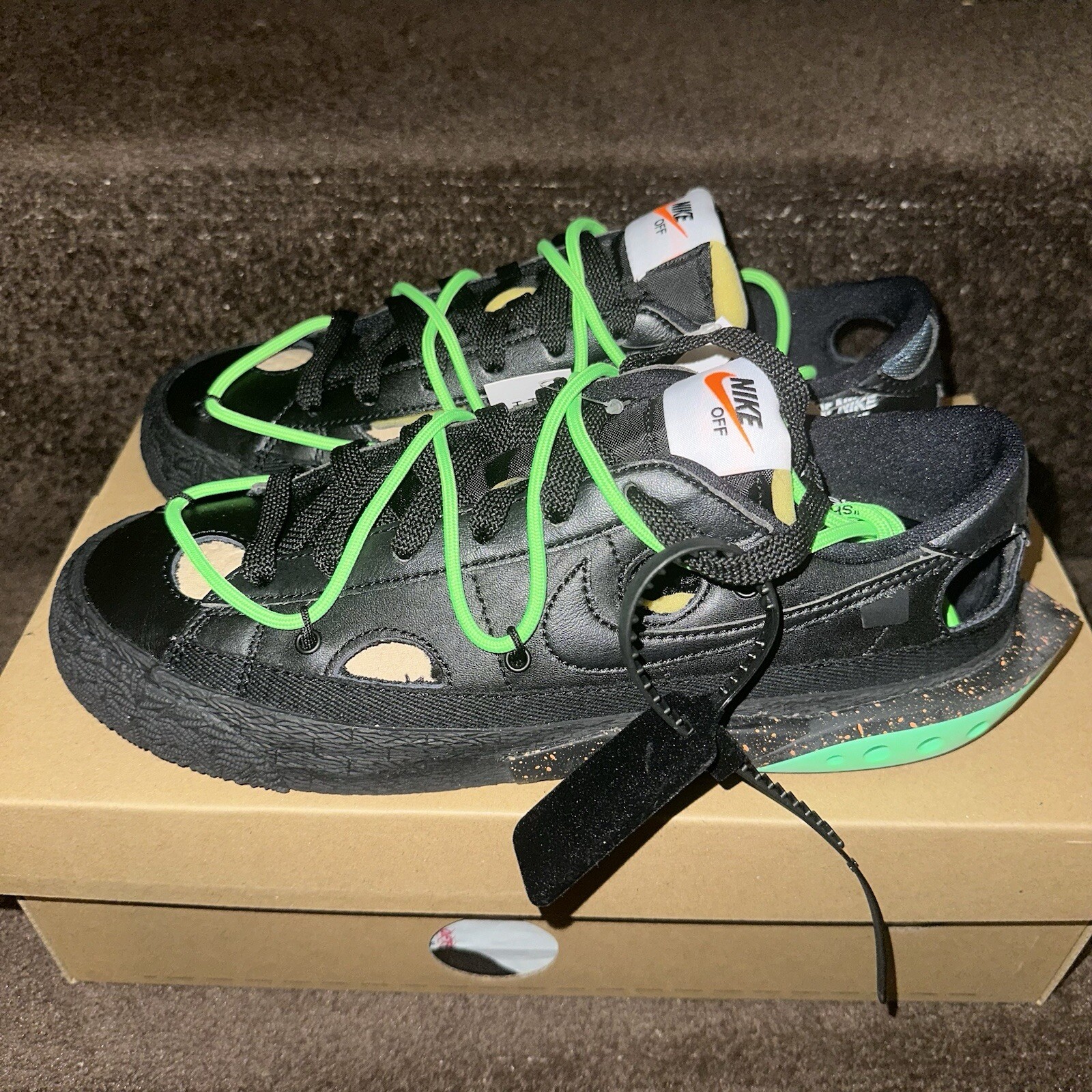 OFF WHITE X NIKE Blazer Nike X Off White basso '77 nero e verde elettrico. Taglia UK6 (40)