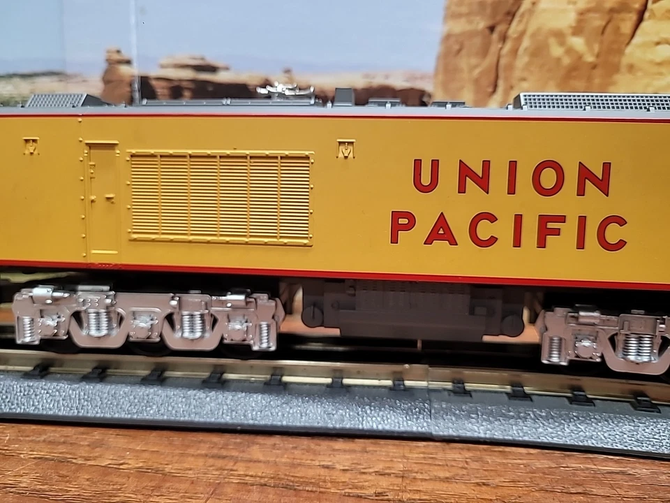 MTH O Gauge UP RK TRBO 1996 Diesel Engine #10 And Dummy Unit # 10B - Image 4 of 4