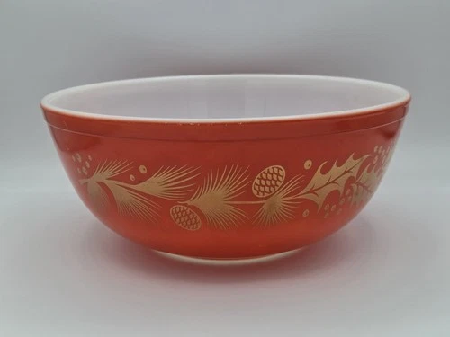 Vintage Christmas Pyrex 404 Mixing Bowl Red With Golden Holly Pinecones 4 Quart