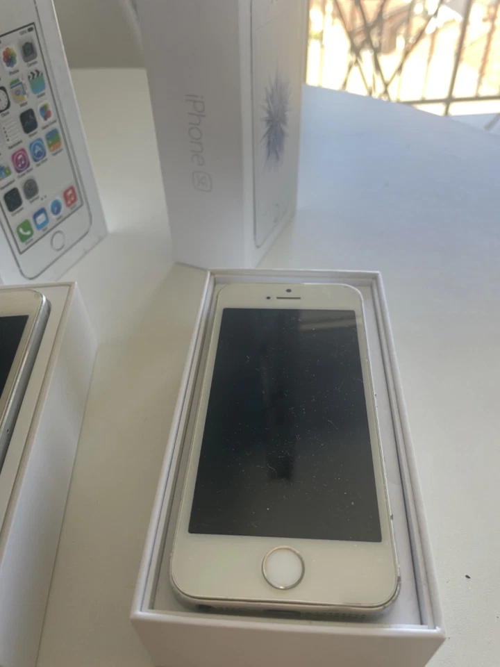 LOT IPHONES 4 / 7 / 5S / SE - Photo 3/4