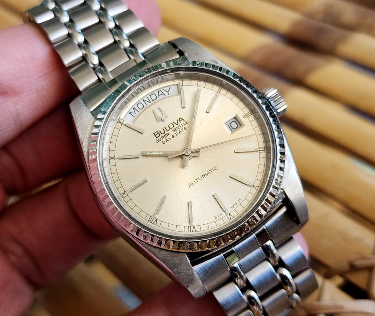 い*ぬ様 BULOVA SUPER SEVLLE DAY & DATE 自動巻き NICE BULOVA SUPER SEVILLE DAY DATE SWISS MADE WATCH AUTOMATIC