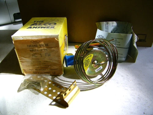 New In Box ALCO ANGLE TYPE HC THERMO VALVE inlet 3/8" Outlet 3/8"-1/2"