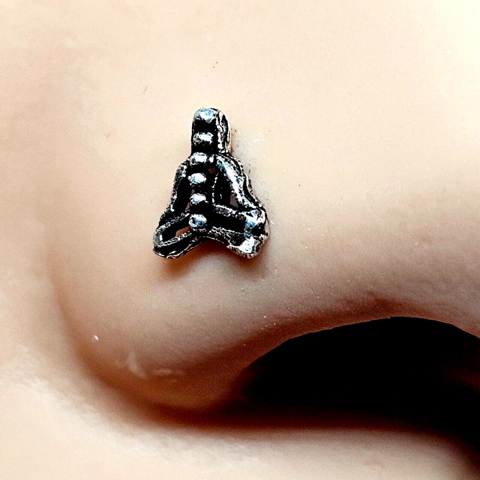 Yoga Nose Stud Lotus 22 g (0,6 mm) argento sterling 925 10 mm dritto L pieghe... - Immagine 4 di 4