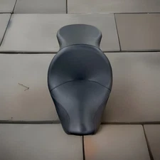 Harley-Davidson Sundowner Softail Seat, #51468-06A. Includes strap. Like new