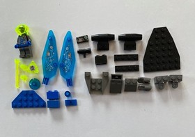 3 Lego Insectoids: 6905 Bi-Wing, 6837 Cosmic Creeper, 6817 B. Buzzer-all 100%