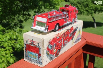Great 1970 Hess Toy Fire Truck in Original Box w/ Insert & Batt