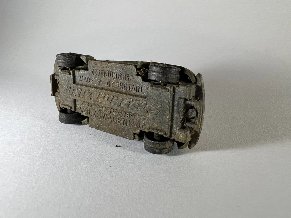 Whizzwheels Corgi Juniors 1/60 Volkswagen 1300 Beetle Made In UK. Well used. - Image 4 of 4