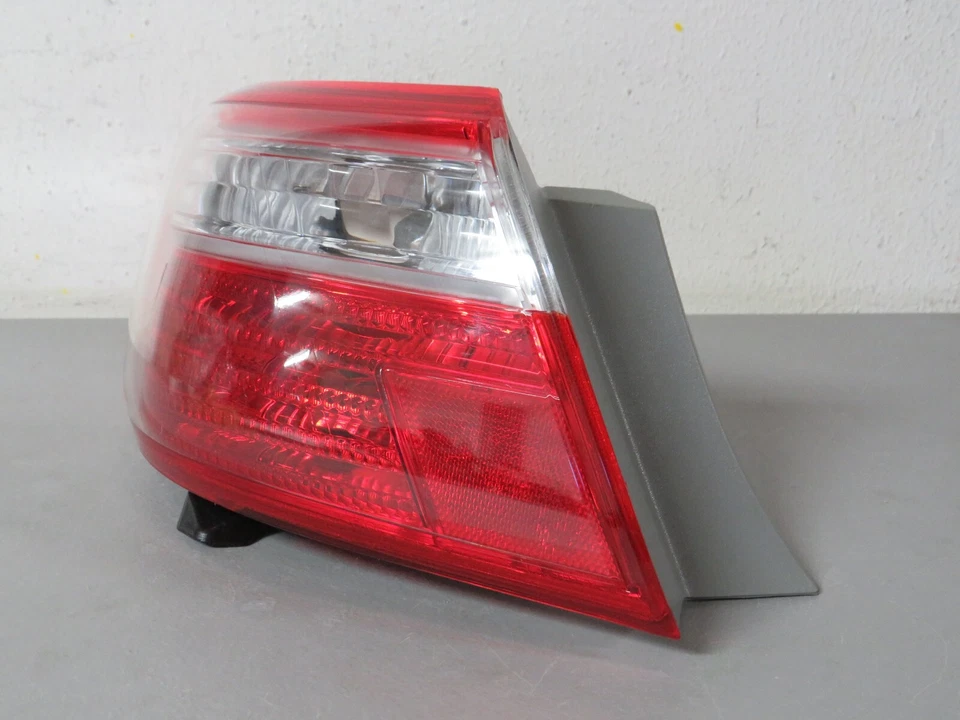 Luz trasera izquierda Toyota Camry 2007 2008 2009 Foto 3 de 4