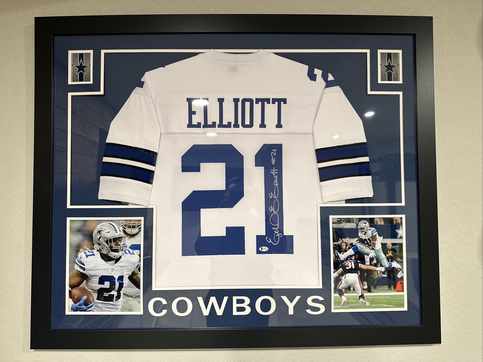 Ezekiel Elliott Autographed Signed Dallas Cowboys and Framed Blue Jersey Beckett Witnessed 