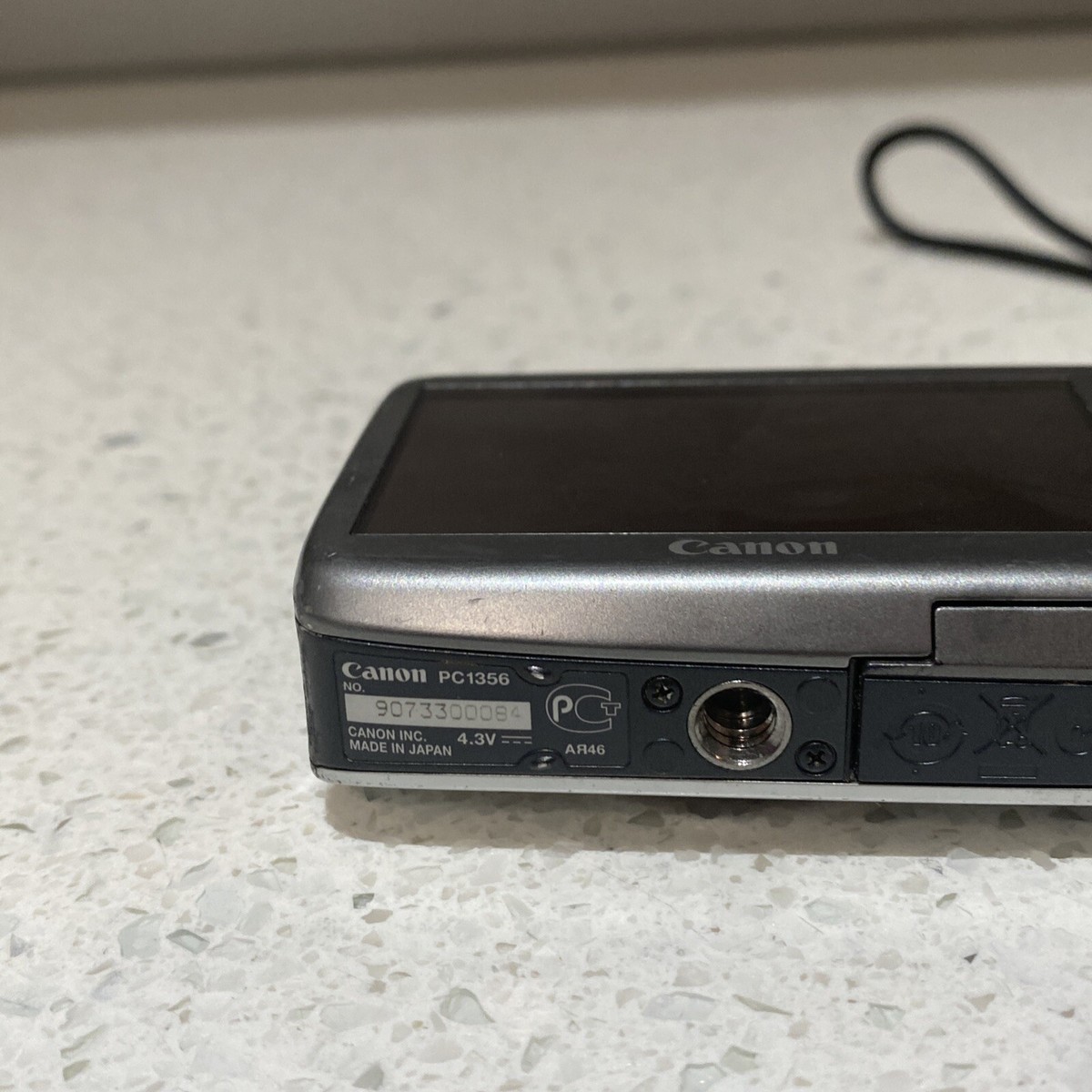 Canon IXUS 110 IS 12.1 MP Compact Digital Camera (silver)(made In