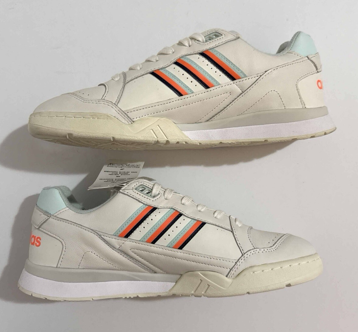 d98157 adidas
