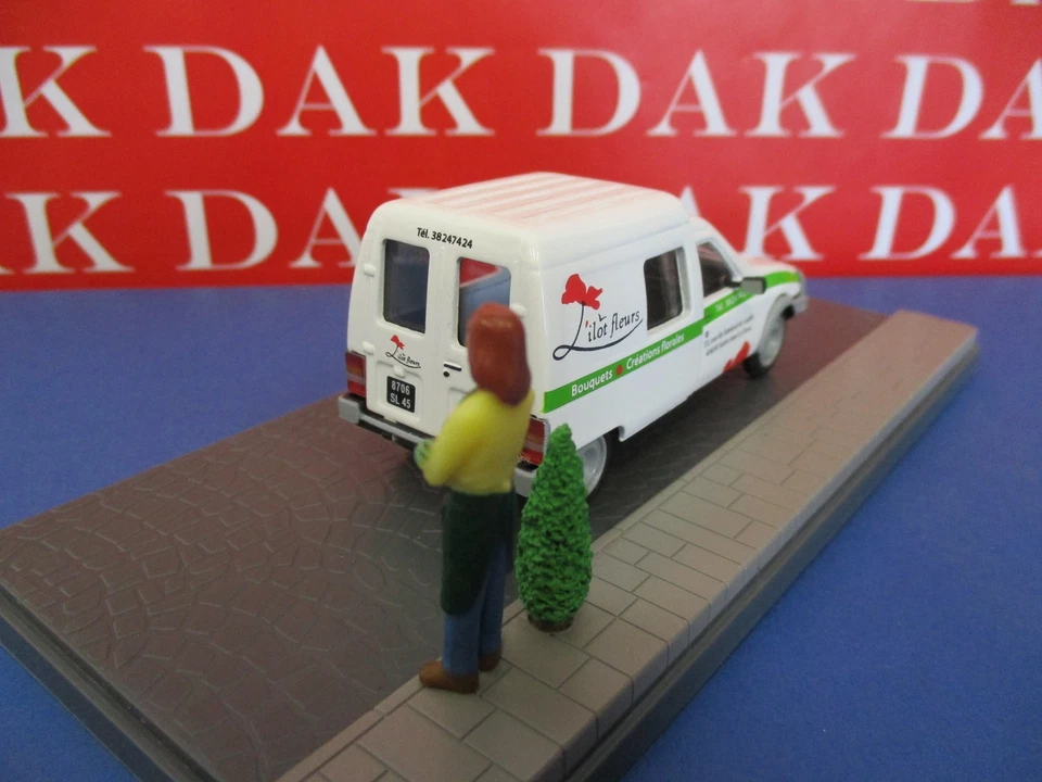 Die cast 1/43 Modellino Auto Citroen C15 fiorista by Atlas - Immagine 3 di 4