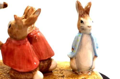 Royal Doulton Beswick ware Mrs. Rabbit & the Four Bunnies 3672 Limited Ed.1997 - Picture 9 of 11