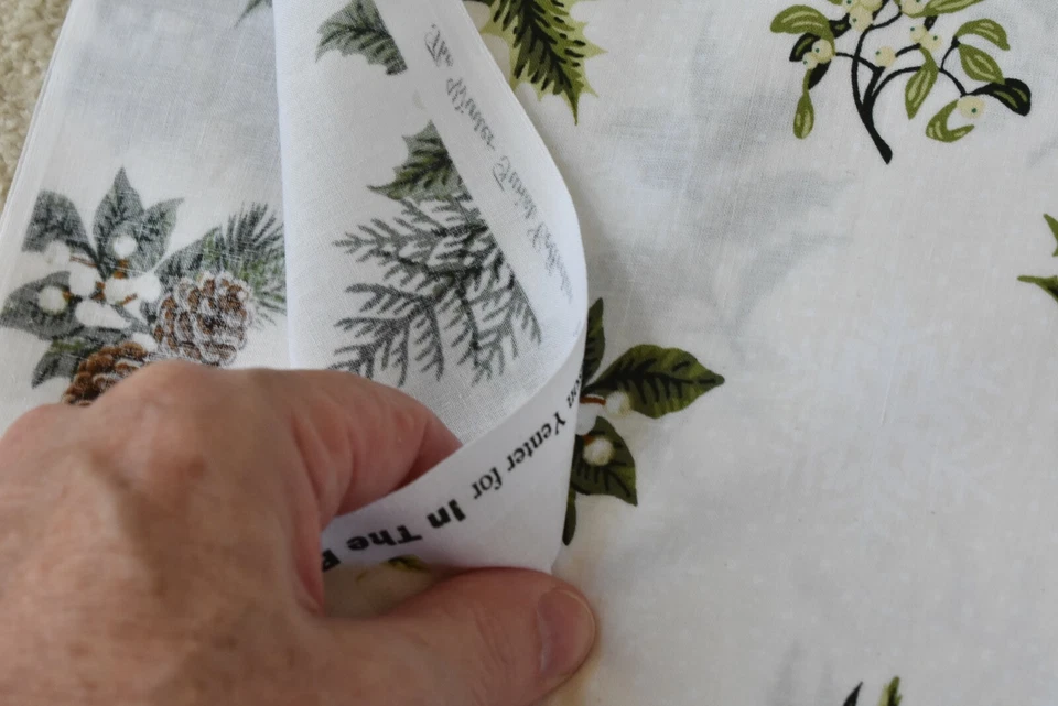 Por 1/2 yarda, verdes y flores de invierno en blanco, al principio/Jason Yenter, P4626 Foto 4 de 4