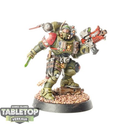 Space Marines - Lieutenant in Phobos Armour - bemalt
