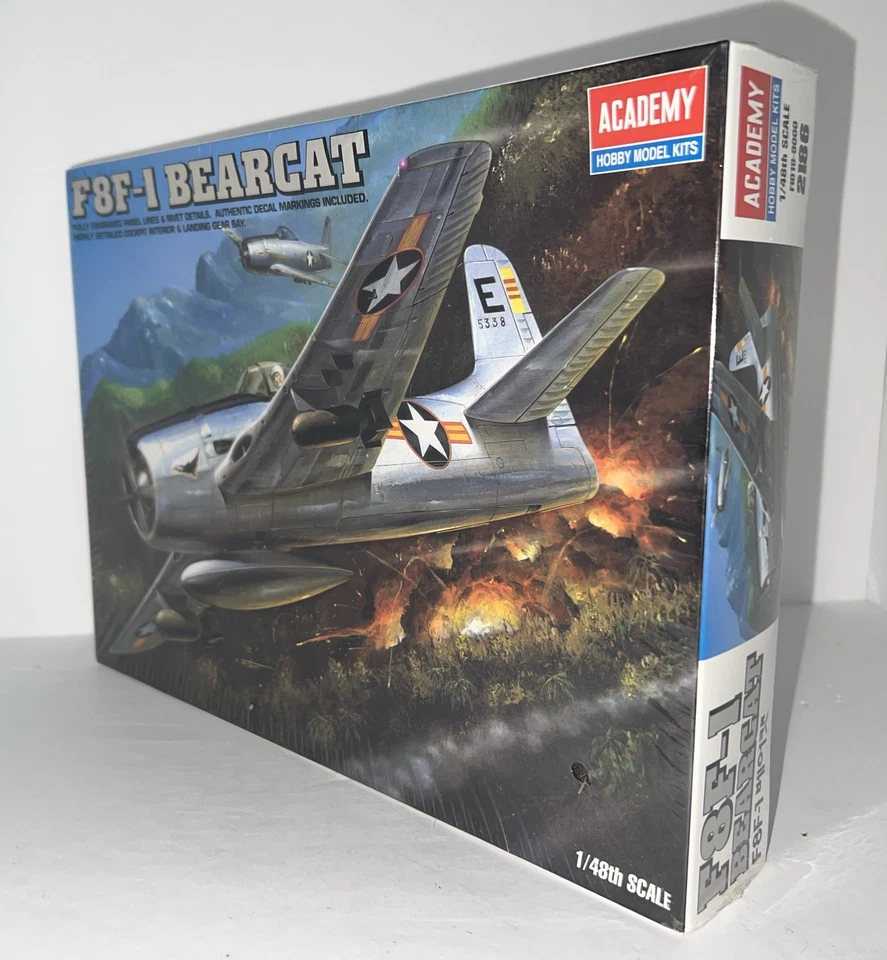 Kit Modelo F8F-1 Bearcat Academy 1/48 F1018-9000 2186 012821DBT Nuevo en Caja Sellada Foto 2 de 4