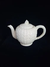 vintage Maruhon Ware "Hobnail" style Ivory flower Teapot.  Japan.