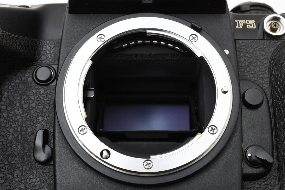 [Excellent+5] Nikon F5 35mm SLR Film Camera Black Body Only w/ DP-30  From JAPAN - Image 2 of 4