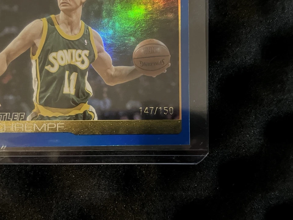 2025-26 Topps NBA Detlef Schrempf refractor azul/150 Foto 3 de 3