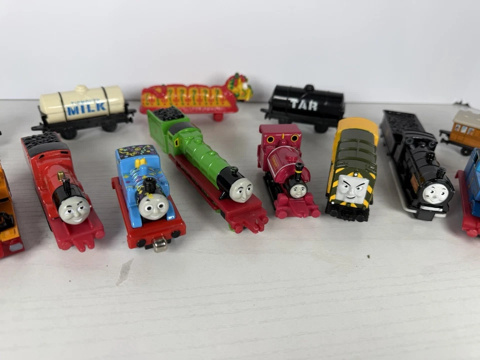 READ DISCRIPTION Huge Lot of Ertl 1980’S-1990’S Thomas The Train Diecast Lot - Image 3 of 4
