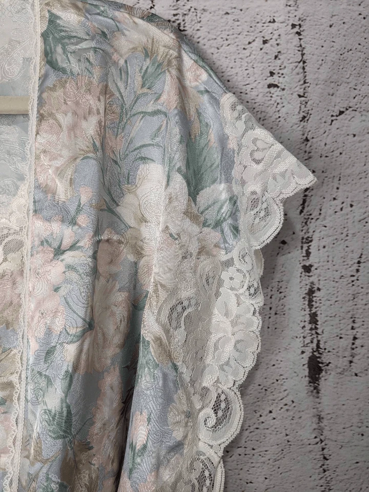 Vintage Lucie Ann Pastel Pink Blue Floral Robe Short Lace Kimono and Nightgown s - Image 3 of 4