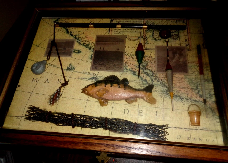 Vintage Dark Wood Treasure Keepsake Storage & Fishing Shadow Box Lid 16"x12"x9" - Image 2 of 4