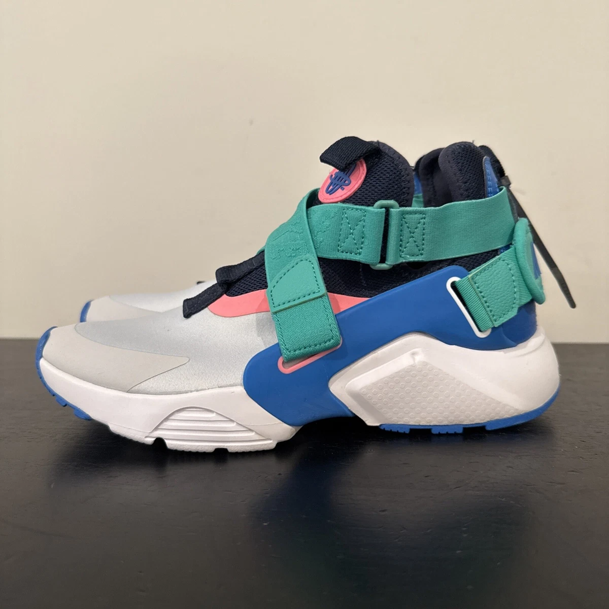 Nike Air Hurrache sz 7youth. Preowned. Great condition Nike Huarache Run (GS) Big Kids | Mercari main image 4