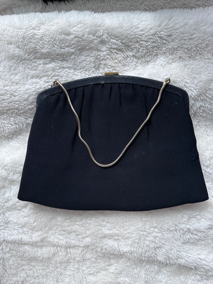 Vintage HL black purse with gold chain 1950's - Image 4 of 4