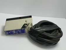 Schneider Electric XUL-M080314 XULM080314 THRU-BEAM SENSOR RECEIVER