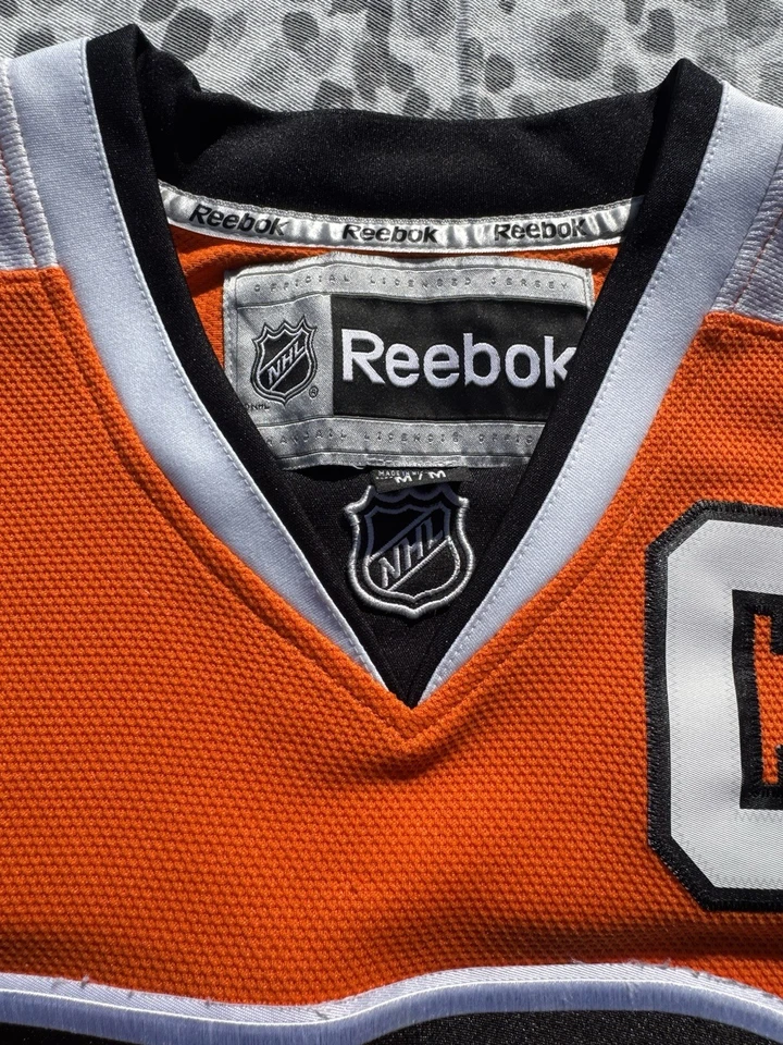 Philadelphia Flyers Reebok Claude Giroux Captain Jersey Authentic Men’s Med - Image 4 of 4