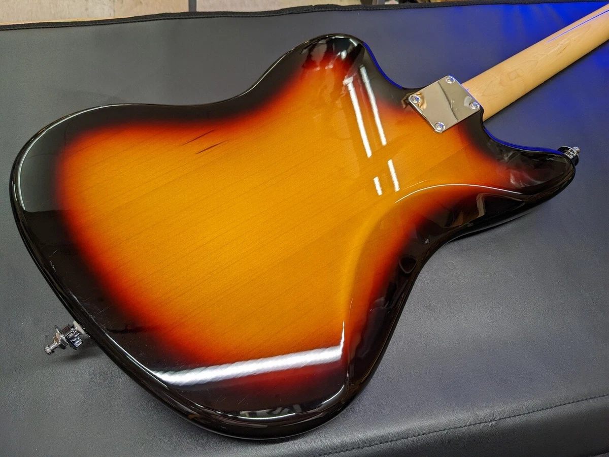 Fender Made in Japan Traditional 60s Jaguar (2022)